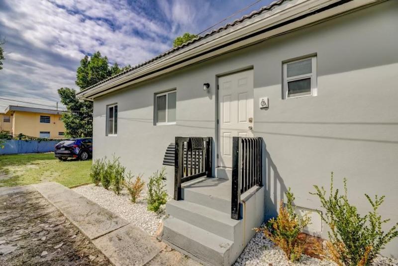 Adorable Private Apartments In The Heart Of Miami! Exterior photo